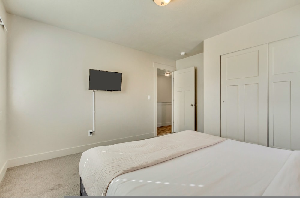 3 Bed 2 Bath King Beds With Smoker Grill