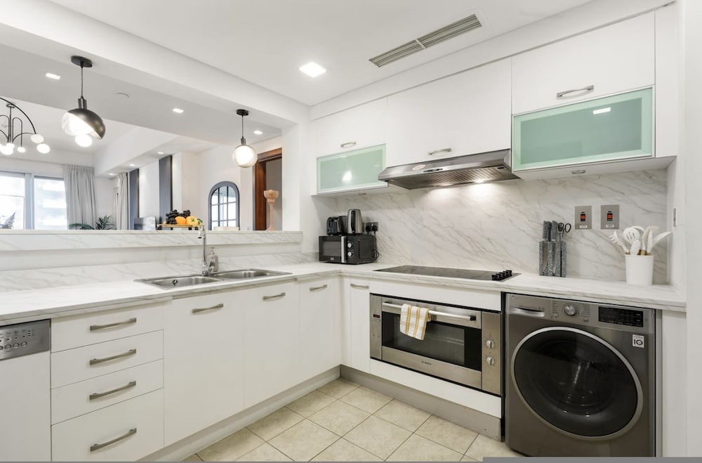 Luxury 2BR Maid Enjoy Stunning Marina View