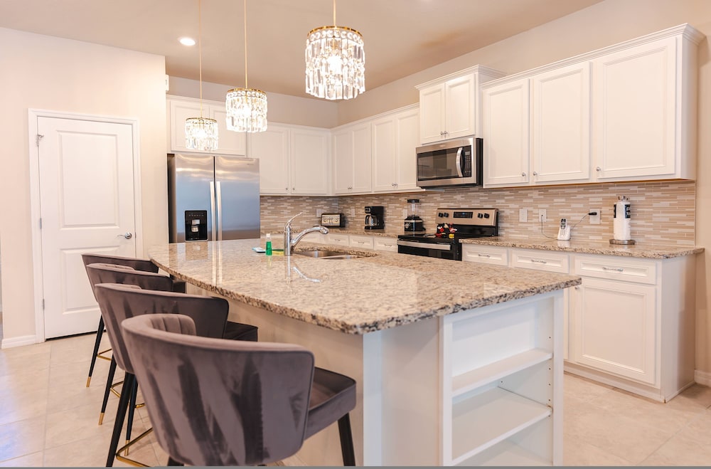 New Home Luxury 8 Bedrooms At Windsor Island