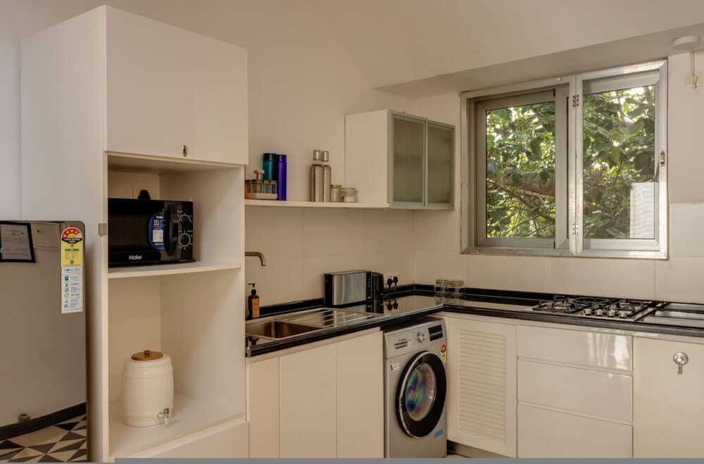 El Arbol by Hireavilla - 2BR w Rooftop Pool Nerul