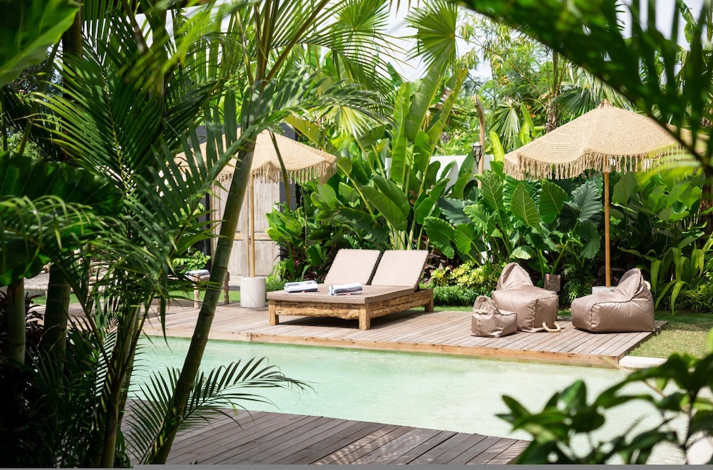 Villa Chempaka by Alfred in Bali - New Luxe Tropical 4BR Dream Villa in Canggu