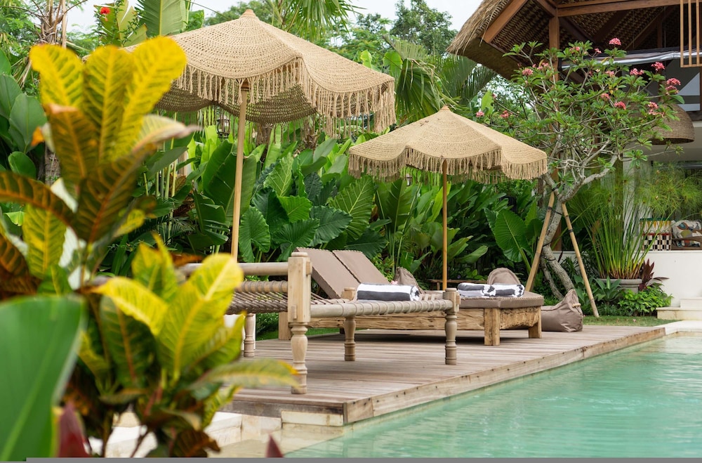 Villa Chempaka by Alfred in Bali - New Luxe Tropical 4BR Dream Villa in Canggu