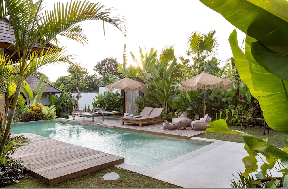 Villa Chempaka by Alfred in Bali - New Luxe Tropical 4BR Dream Villa in Canggu