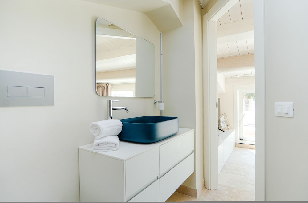 Marina Homes Suite in Syracuse