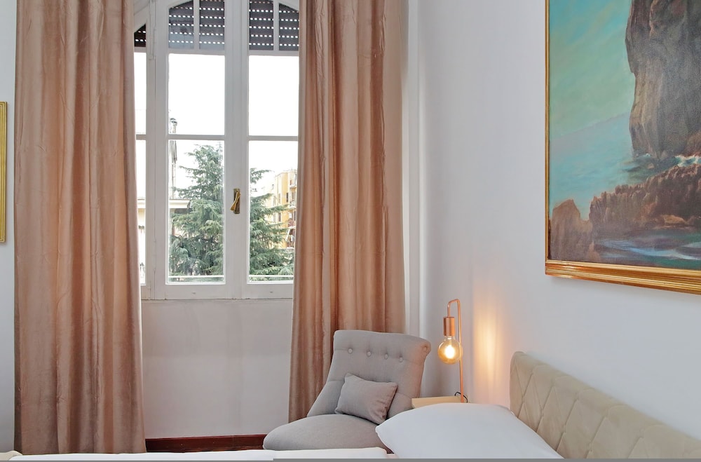 Giuliana Giant Apartment