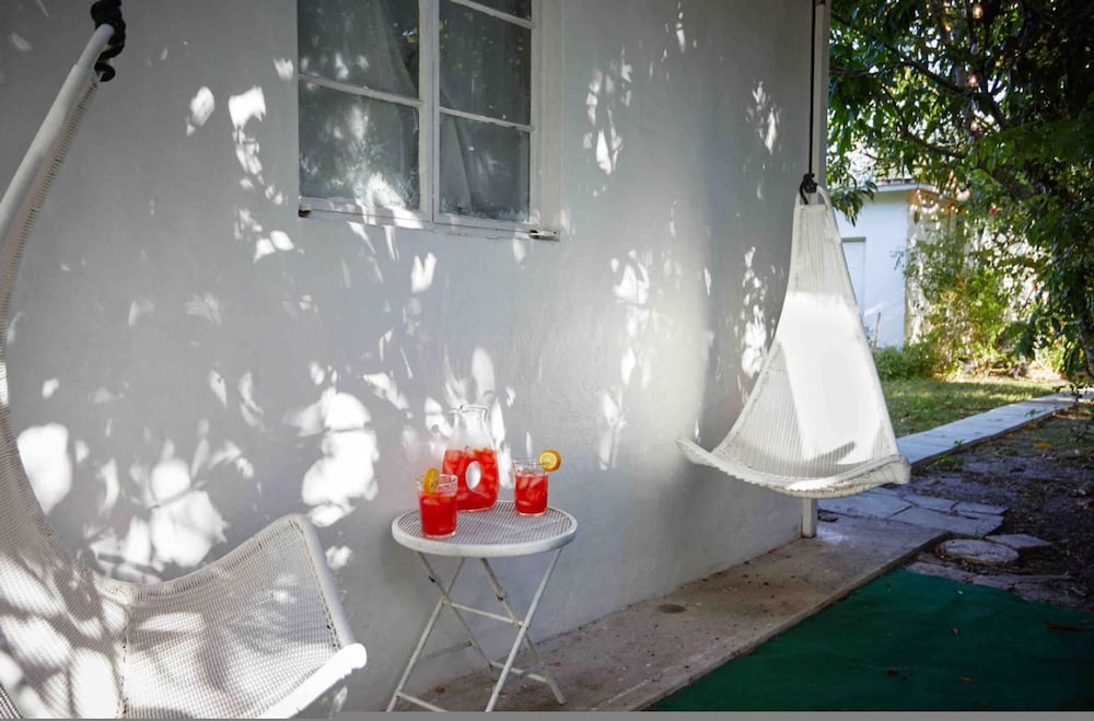 Miami Pool Cottage in El Portal