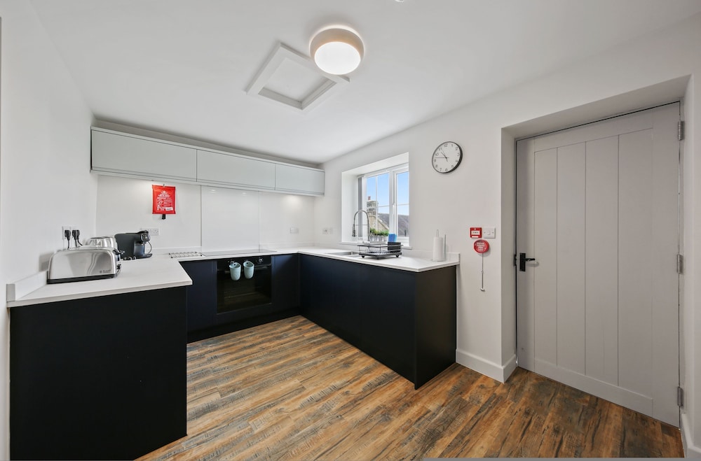 Host Stay The Staffordshire Knot