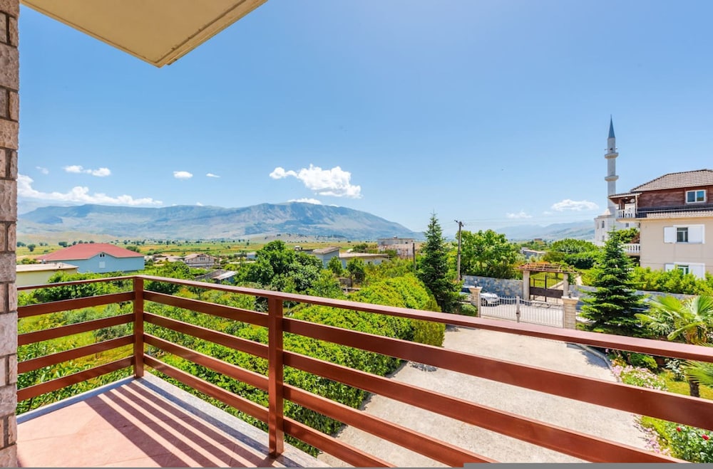 Charming Townhouse With Stunning Views