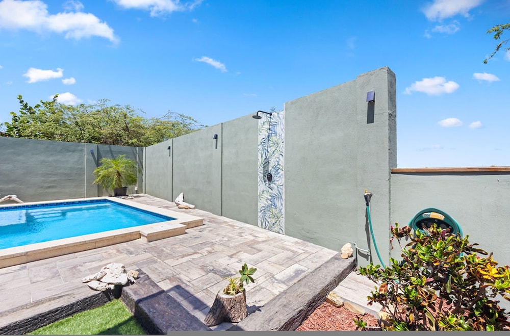 Renovated Privatepool Outdoordining Location