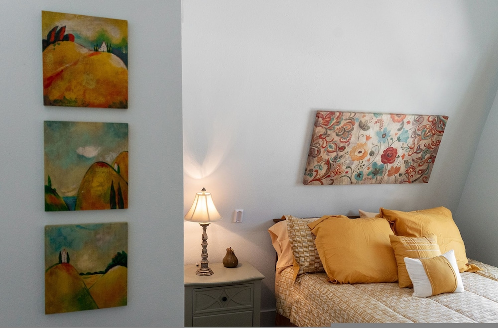 Terracotta Oasis - Wimberley for 30 Guests