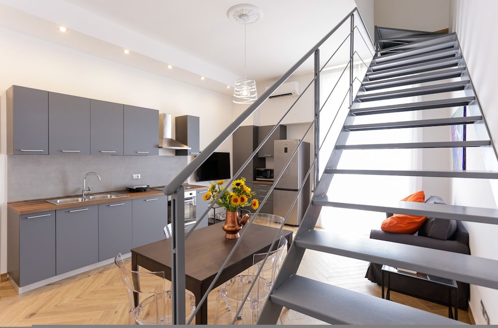 Pessina 90 Rooms in Naples