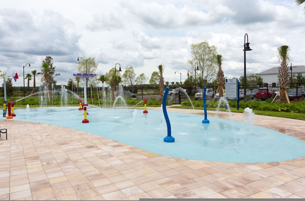 Amazing 5bdr House w Pool -4857