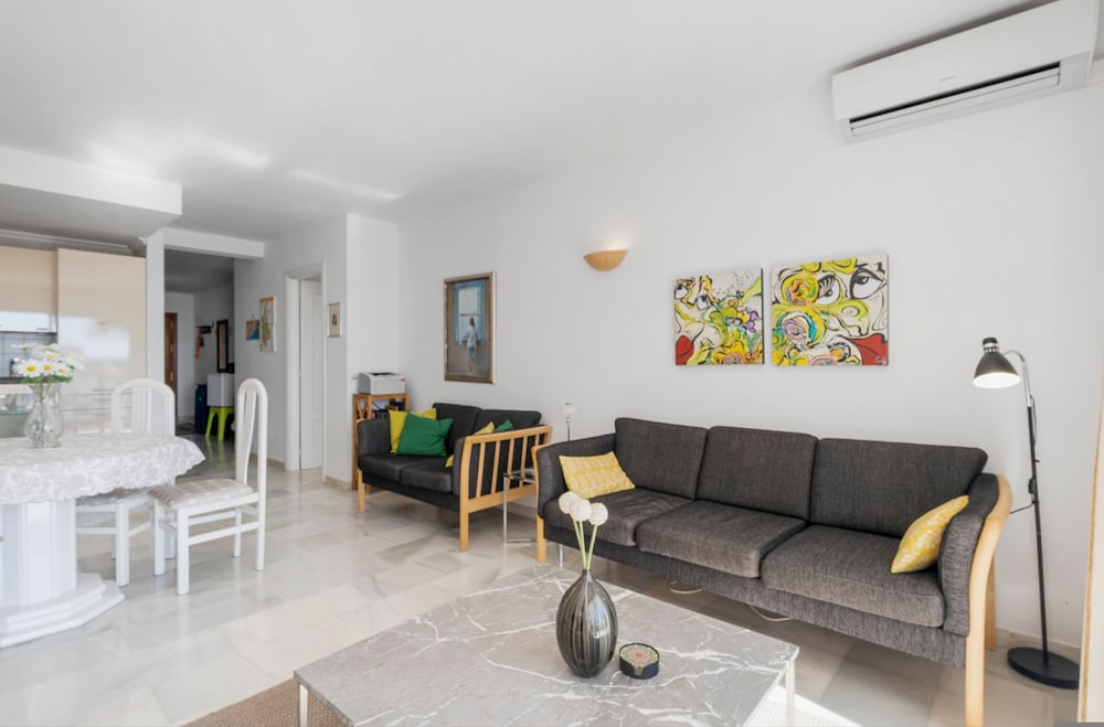 Sunny Flat With Pool in Riviera del Sol - Ref 96