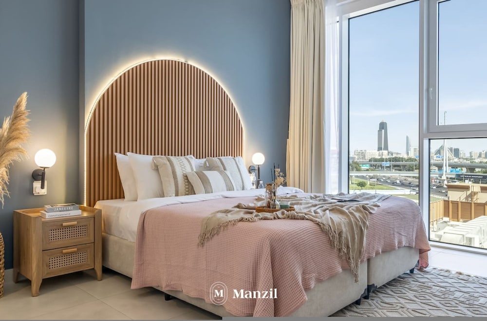 1BR Dubai Frame View Next to World Trade Center
