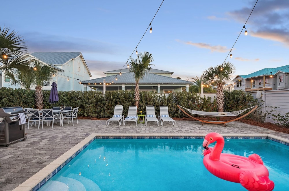 Miramar Beach Jewel Ultimate Group Retreat 5 King Bedrooms Pool Backyard