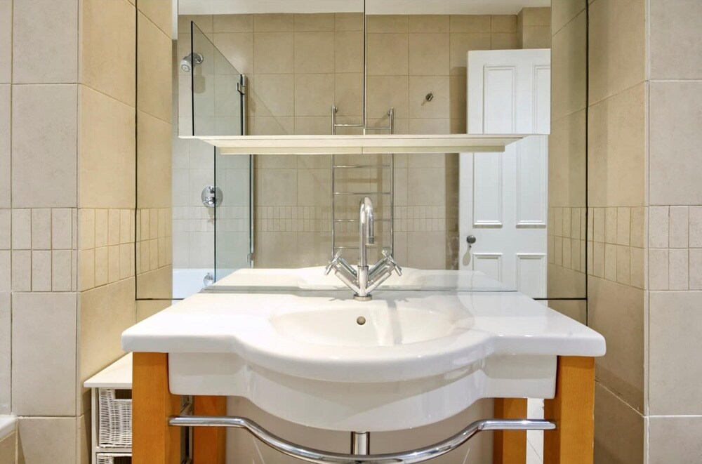 Grand 2 Bedroom Flat Kensington