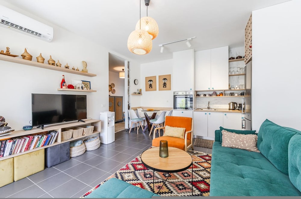 Talea Joyful Stay in Tale