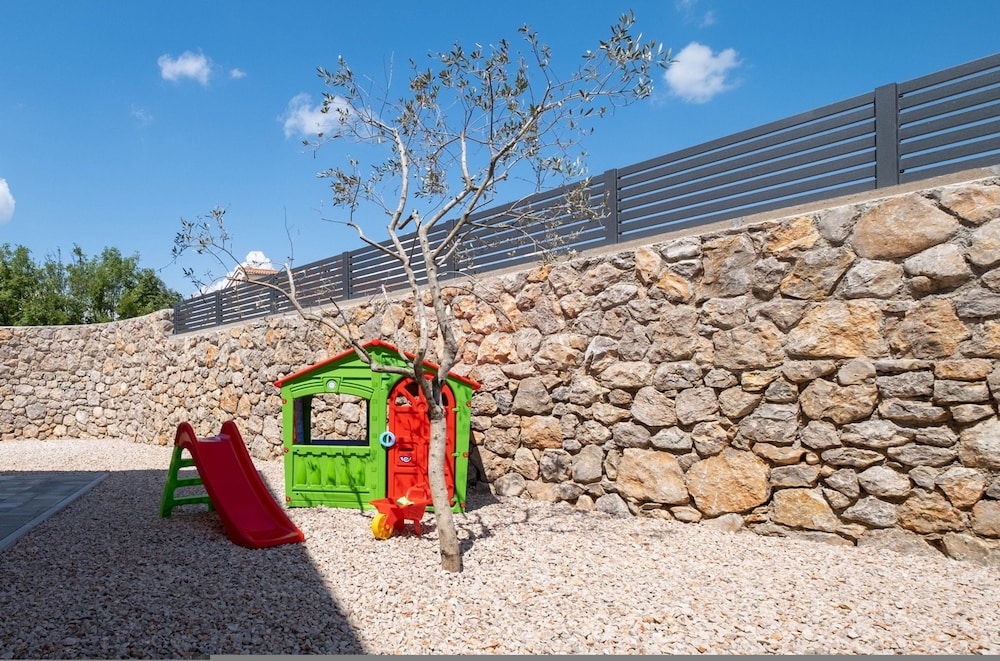 Holiday House Jewel With Private Pool