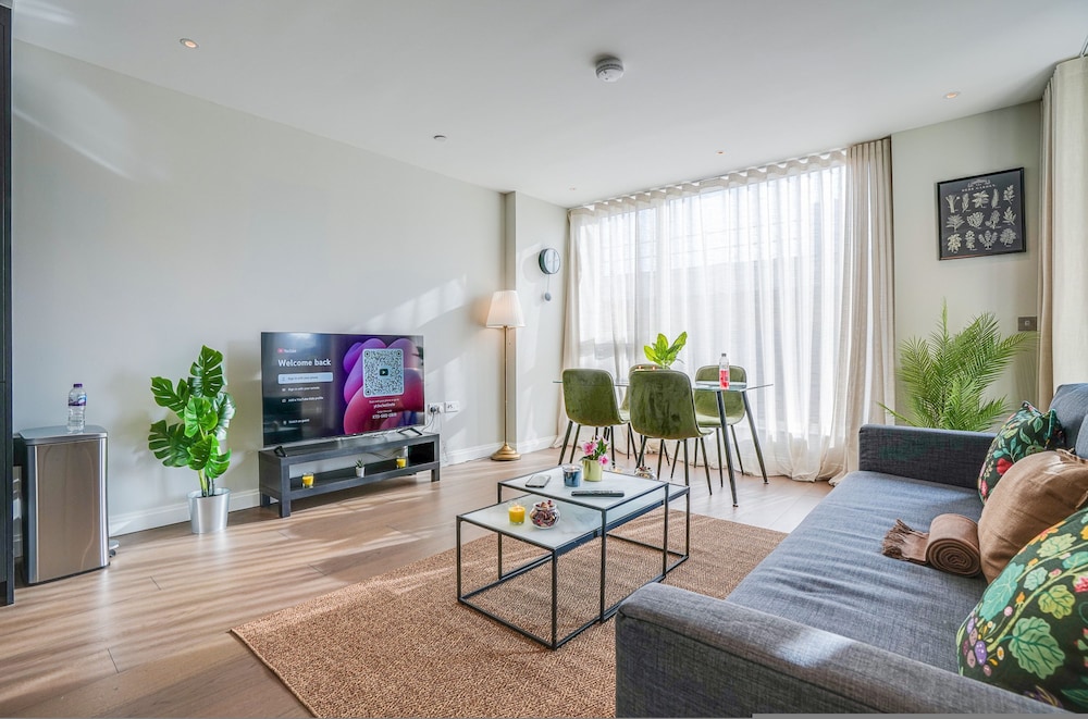 Central London Stay in Vauxhall With Balcony