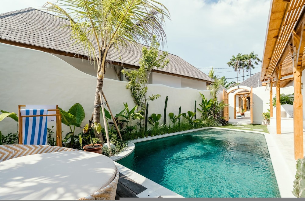 Villa Canggutopia 2 by Alfred in Bali - Romantic 1BD Villa Canggu Near the Beach