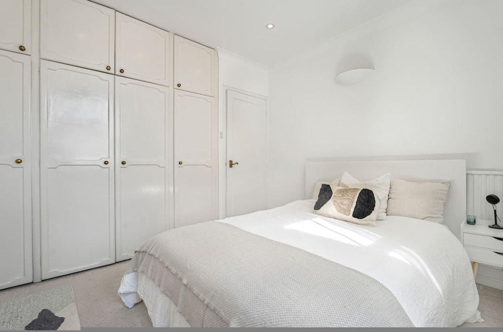 2-bed Knightsbridge Home