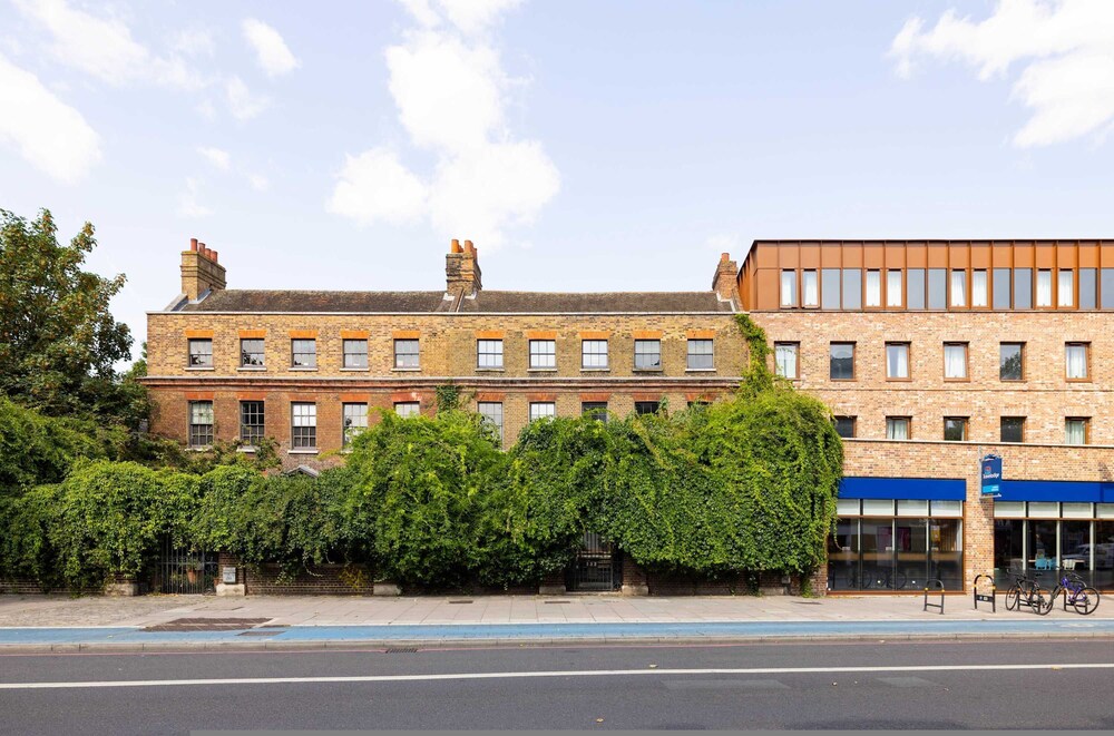 Extraordinary Grade Ii-listed Early Georgian Home