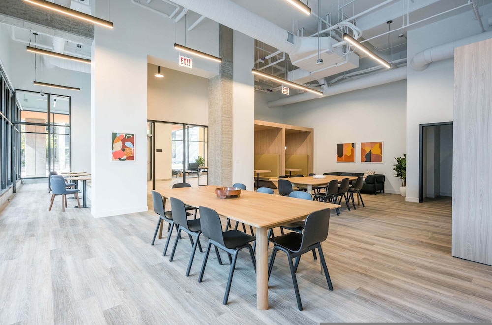 4BR Lincoln Park Getaway Steps to Red Line
