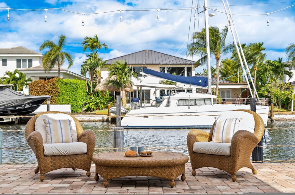 Waterfront Oasis Heated Pool Game Room Gym