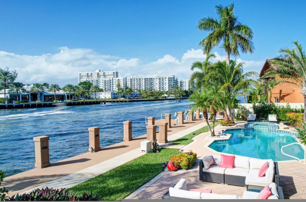 Serenity Villa Water Front