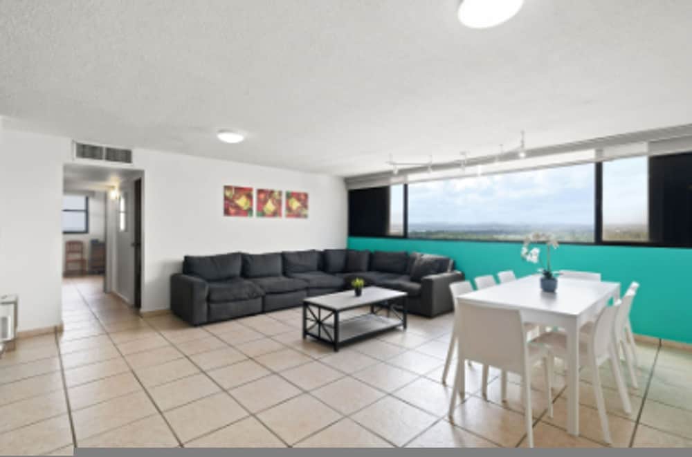 Otium Stay Steps From the Beach City Views Pet Friendly