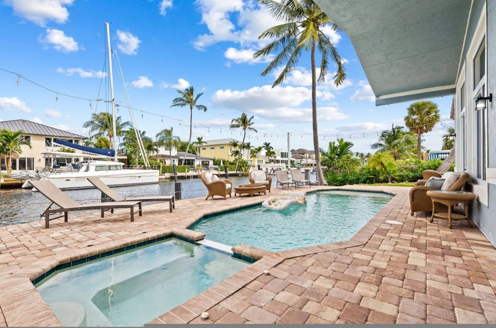Waterfront Oasis Heated Pool Game Room Gym
