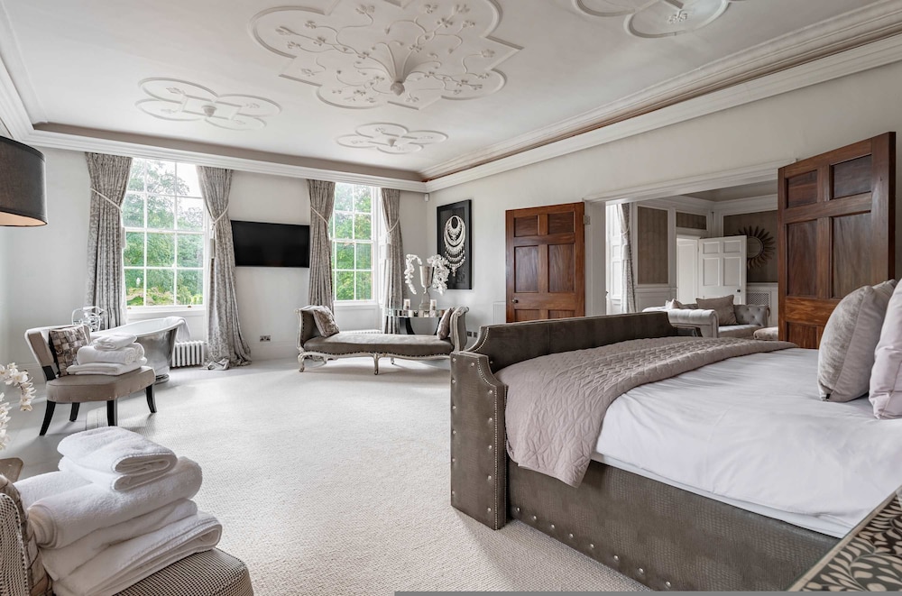 Host Stay Hillhampton House