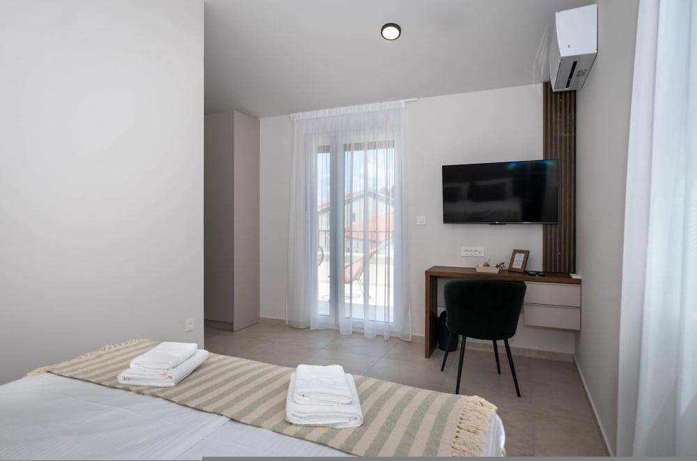 Holiday House Jewel With Private Pool
