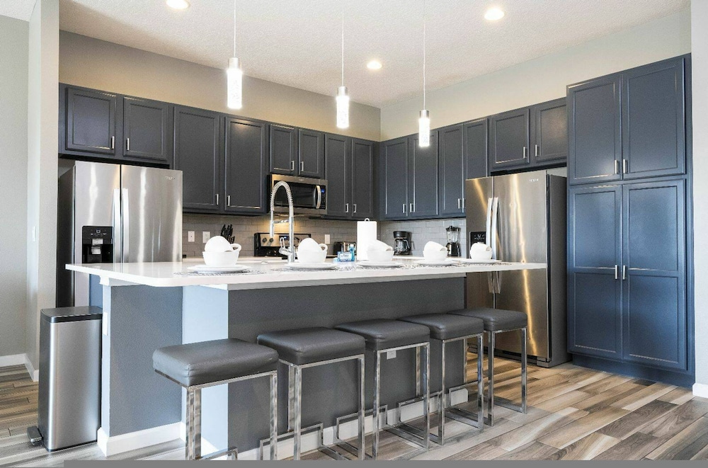 Solterra 12bd 11 5bat Sleeps24 Disney Pool Spa