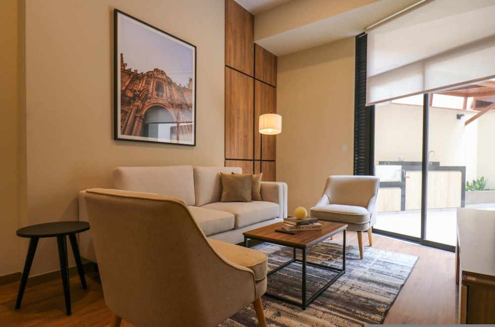 w Beautiful 2BR w Terrace Near Kennedy Park