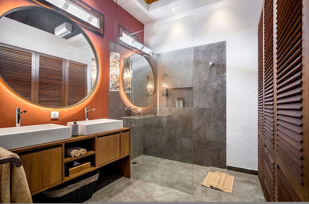 Nusantara Loft 3 Raijua by Alfred in Bali - Stunning 3 BD Loft w Private Pool Near the Beach Pererenan Beach - Canggu