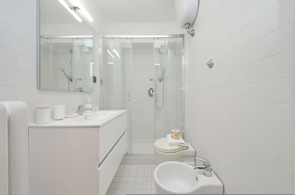 Giuliana Giant Apartment