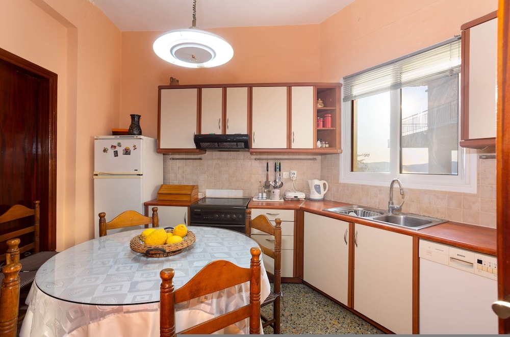 Pylos Sunset Retreat With Panoramic Sea Views