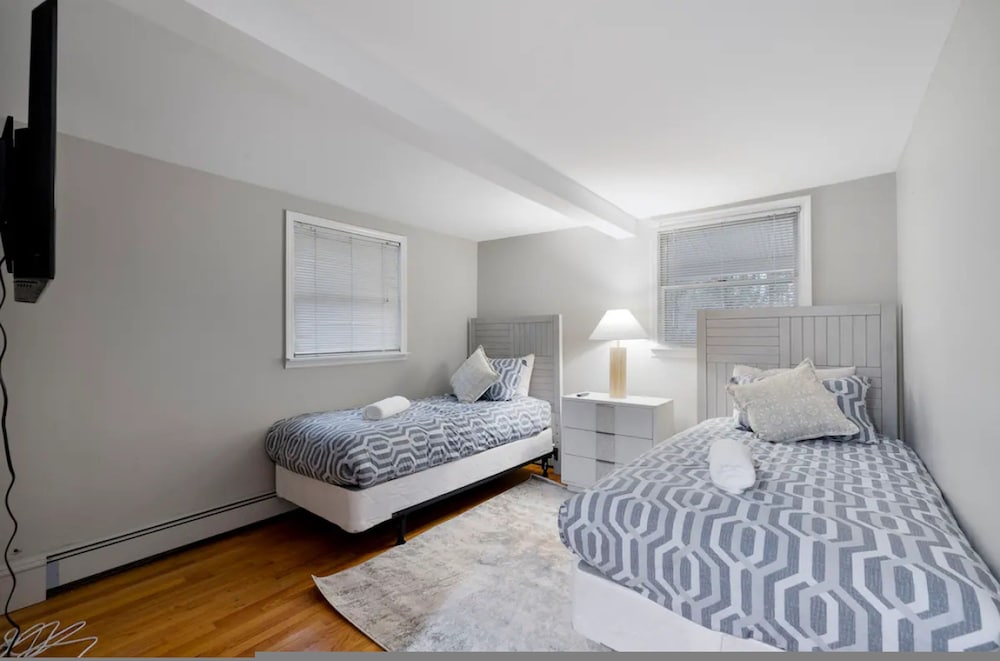 Cozy Winter Escape 1 Hr From NYC Trails Nearby