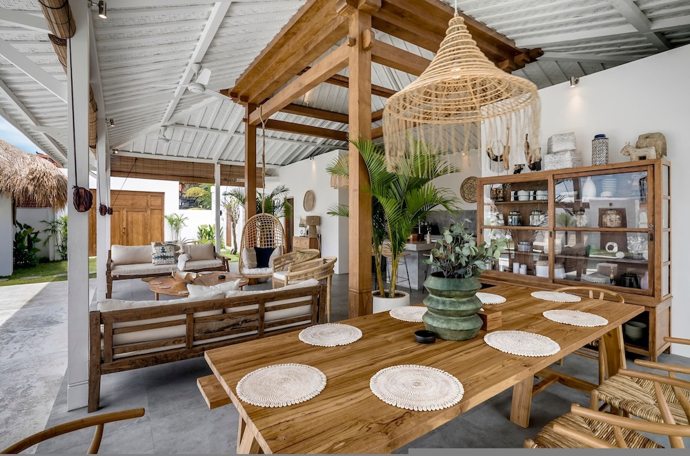 Villa Folie by Alfred in Bali - New 5bdr Dream Villa in the Heart of Seminyak