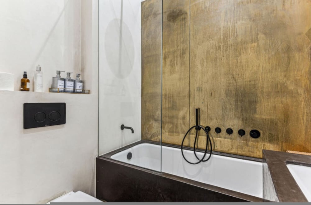Harley Street Elegance With Private Garden