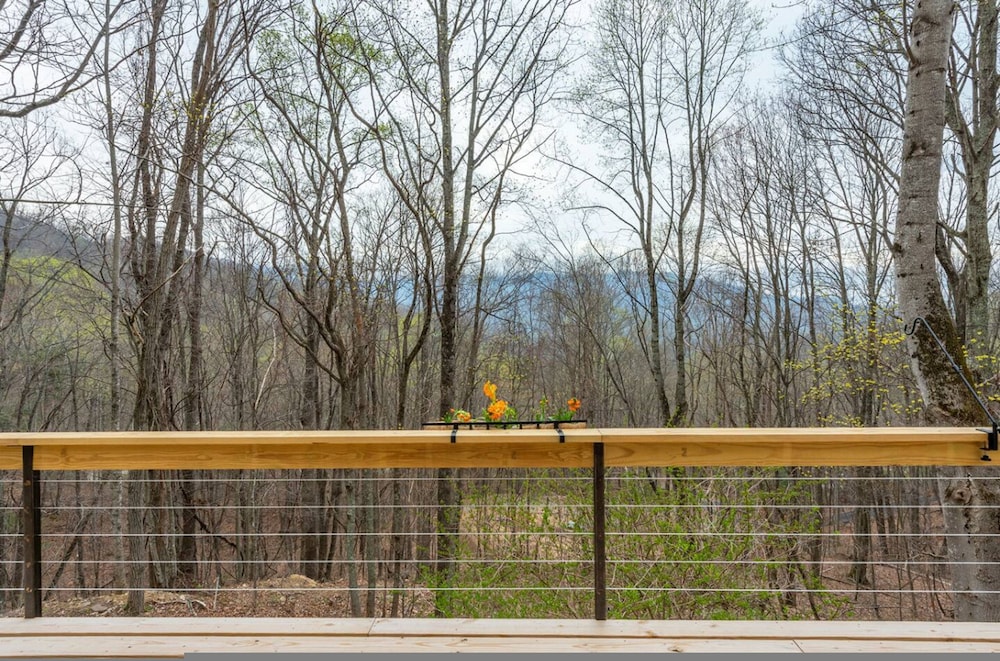 Heart Soul Log Cabin Sanctuary w Walking Trails