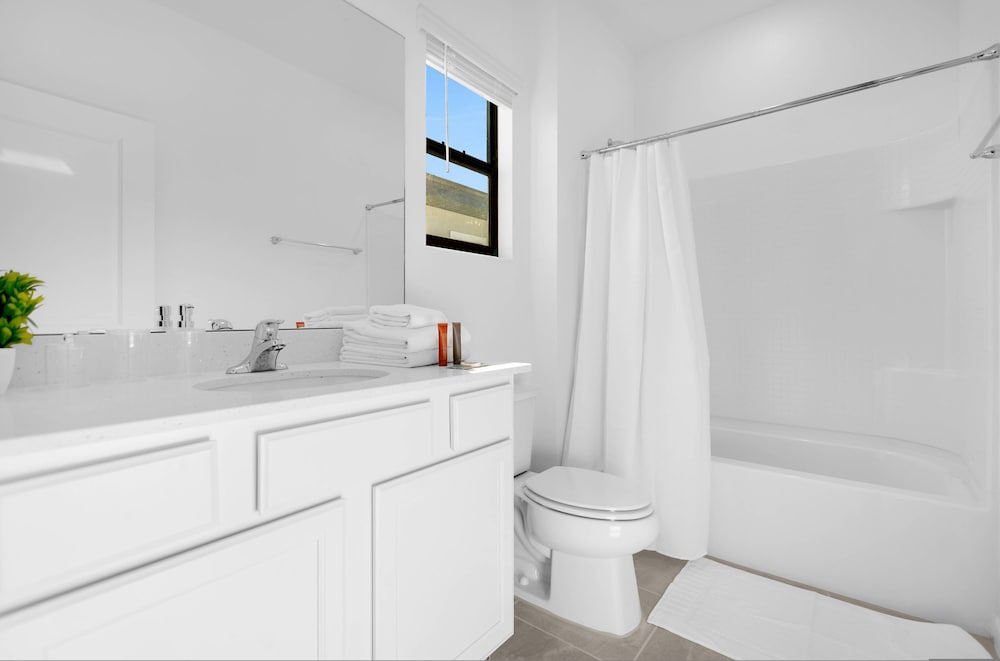 Brand NEW 9bedrooms 9bathrooms At Paradiso Grande