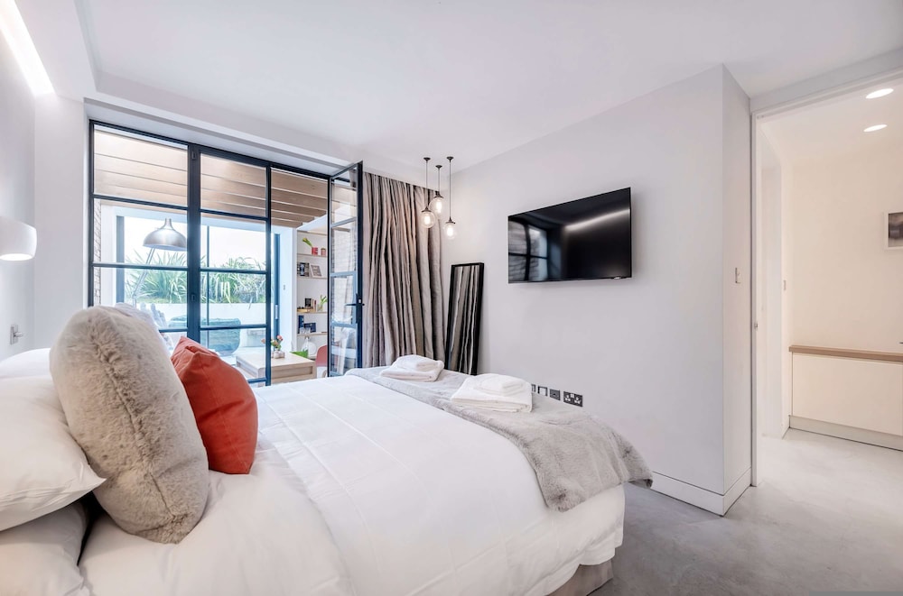 The Portobello Star - by Out of Office Lifestyle