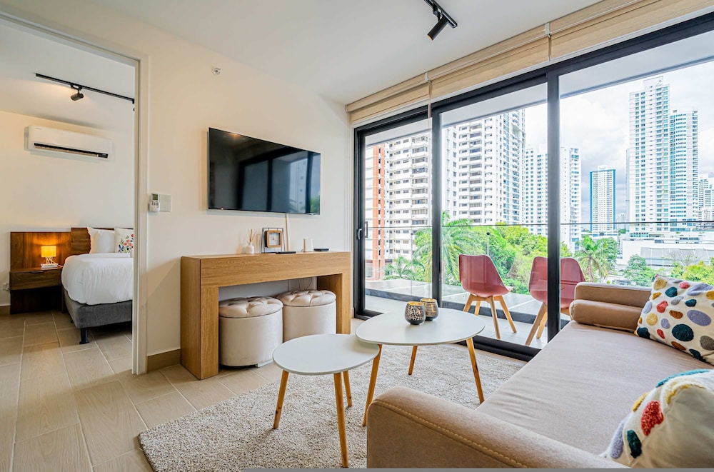 w Beautiful 1BR w Perfect Balcony View