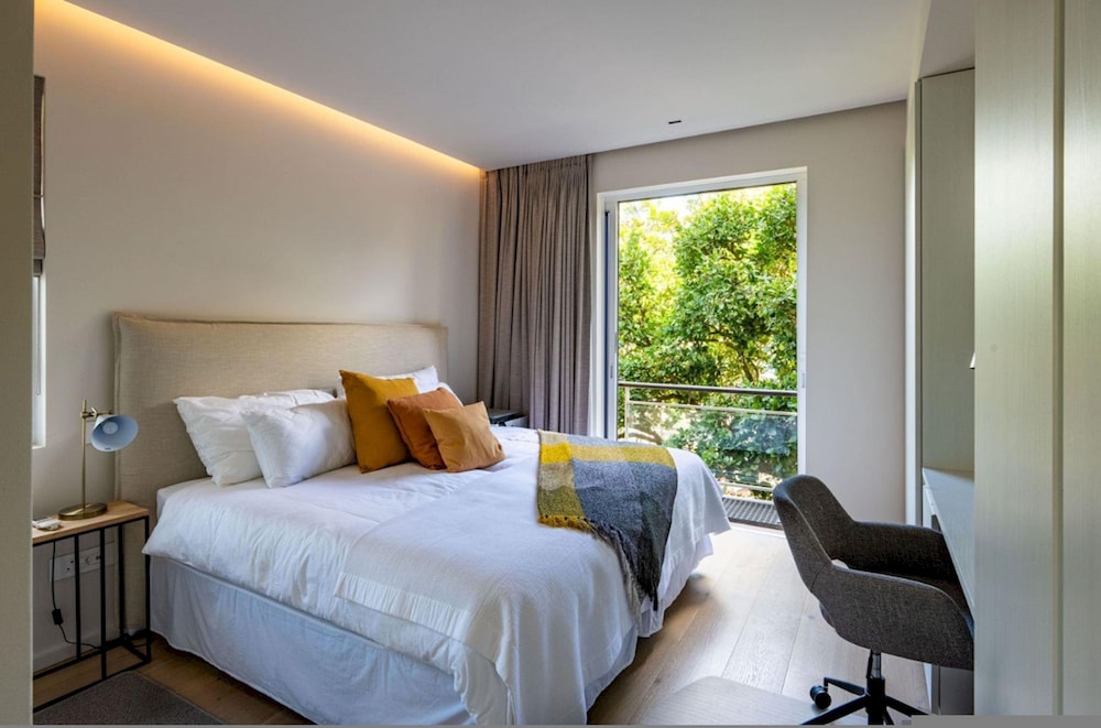 Executive Yacht View Two Bedroom Apartment - 310