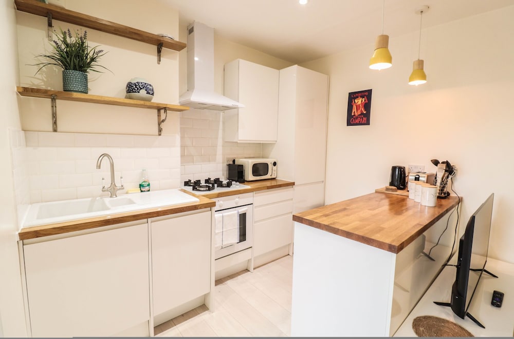 Right by Oval Station - 2 bed Flat Free Wifi