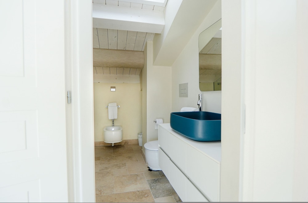 Marina Homes Suite in Syracuse