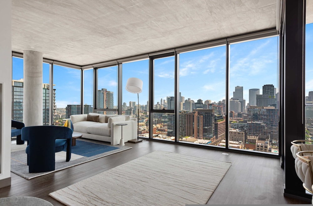 Cloud9 4apt in Building Fultonmkt The Cubist