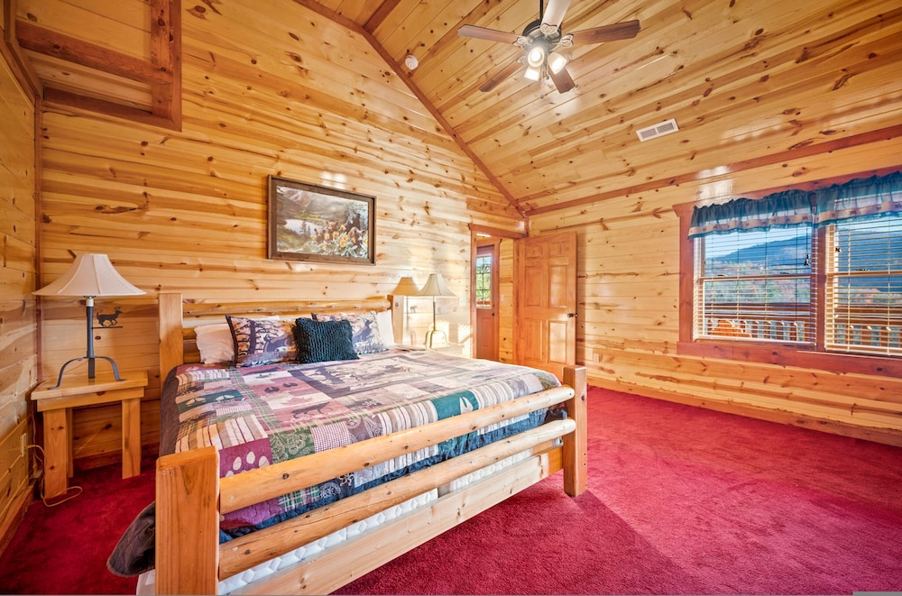 Exquisite Getaway w Indoor Pool Theater